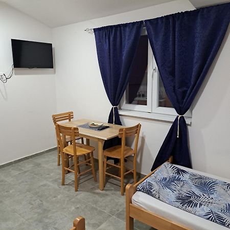 Libero Apartmani Surčin Exteriör bild