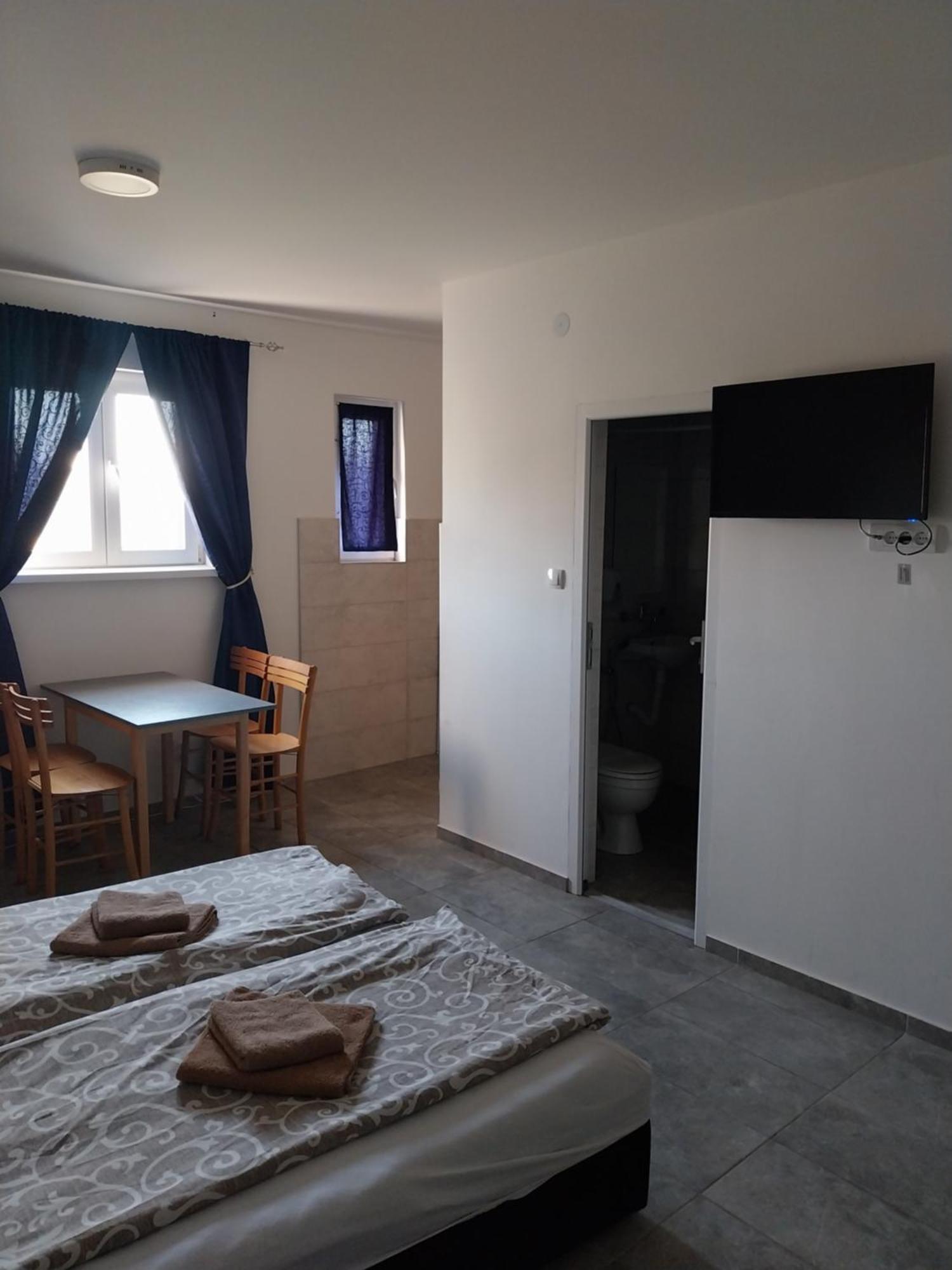 Libero Apartmani Surčin Exteriör bild
