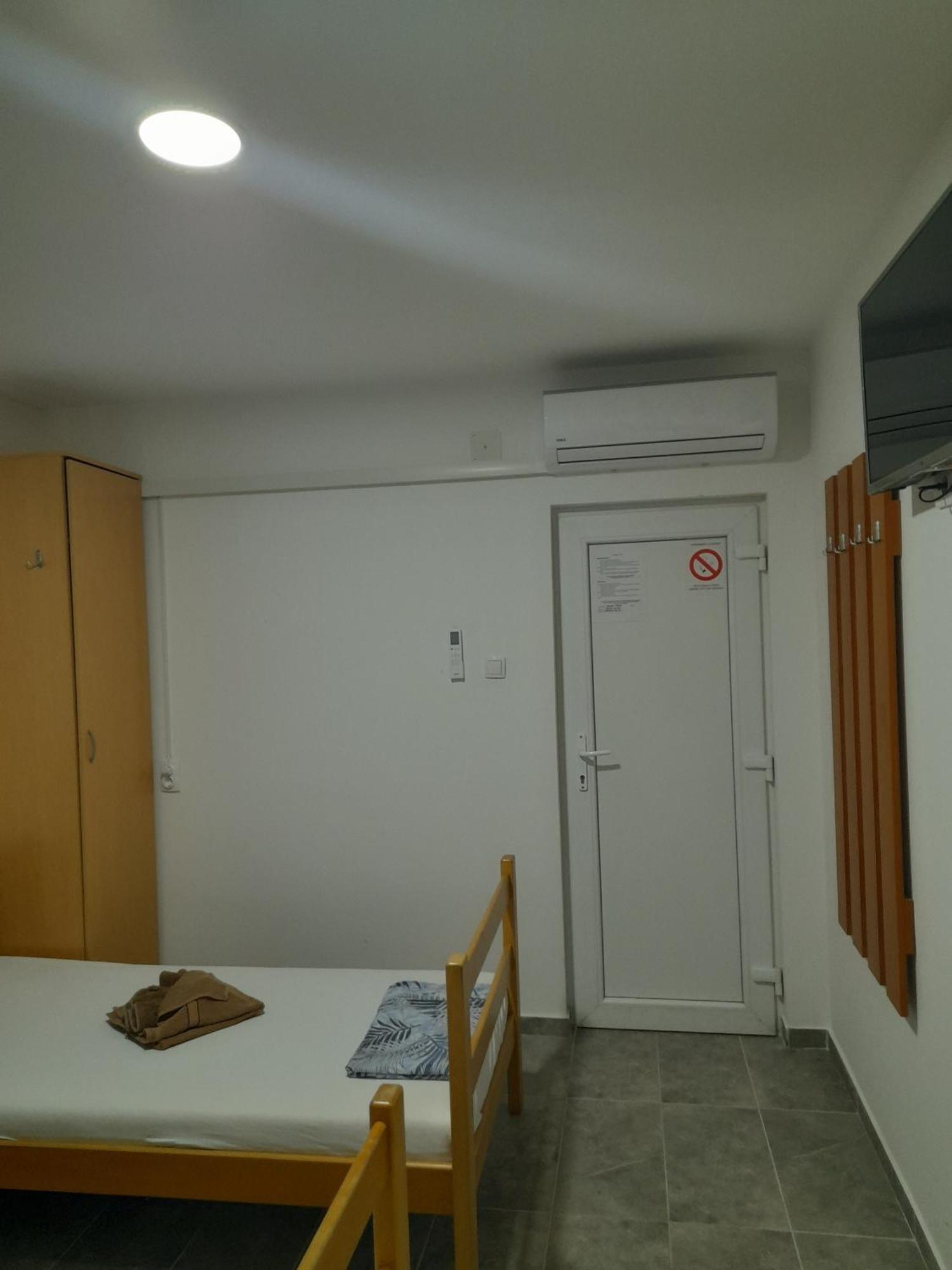 Libero Apartmani Surčin Exteriör bild