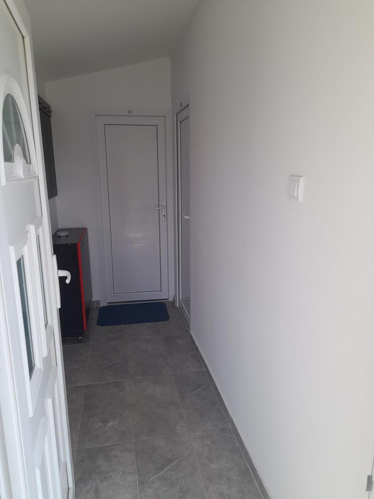 Libero Apartmani Surčin Exteriör bild