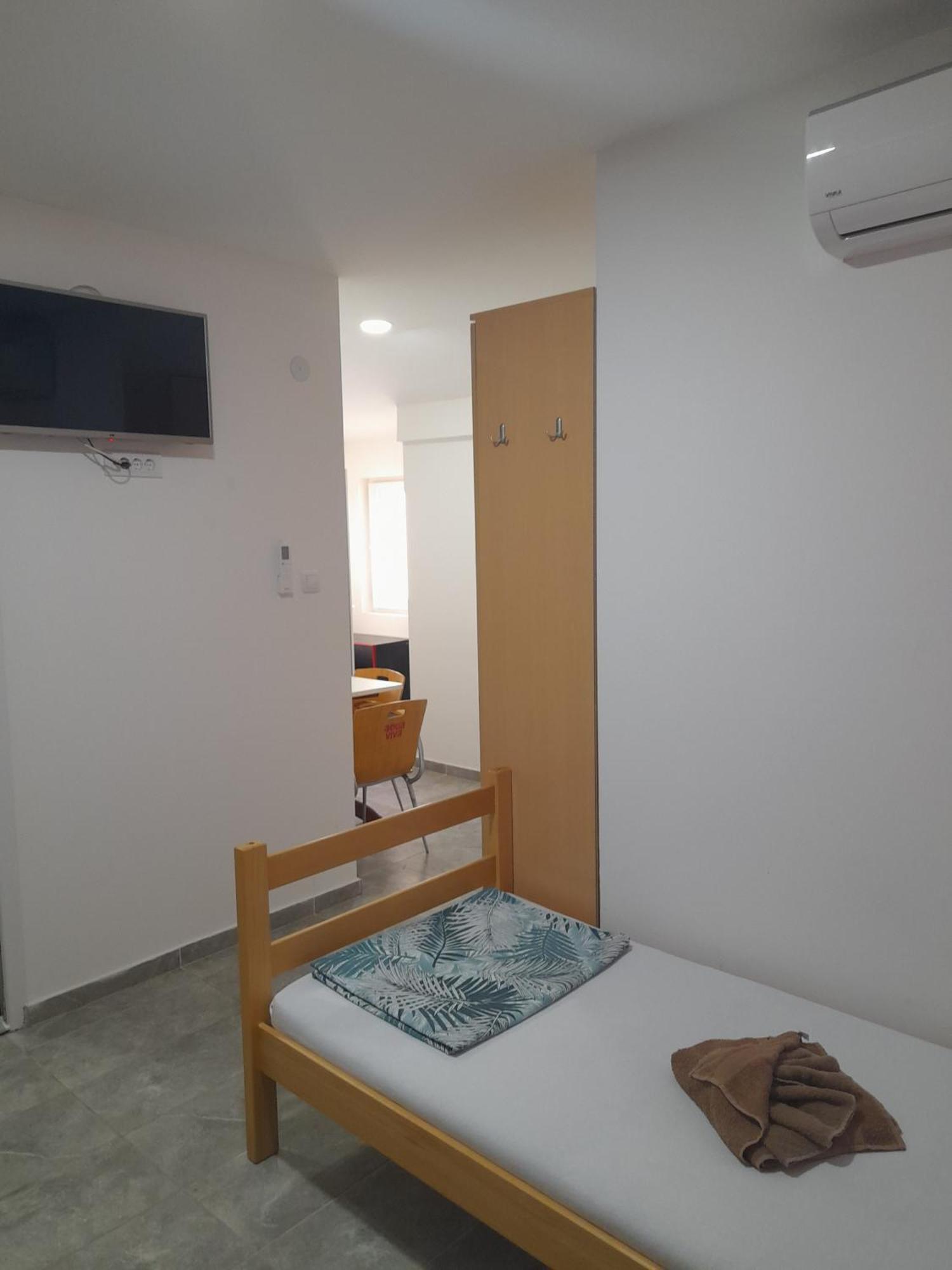 Libero Apartmani Surčin Exteriör bild