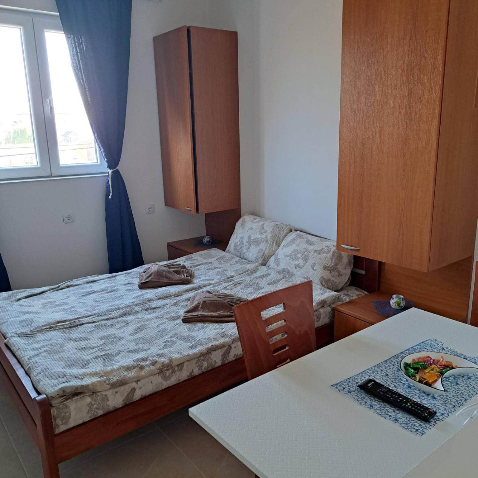 Libero Apartmani Surčin Rum bild