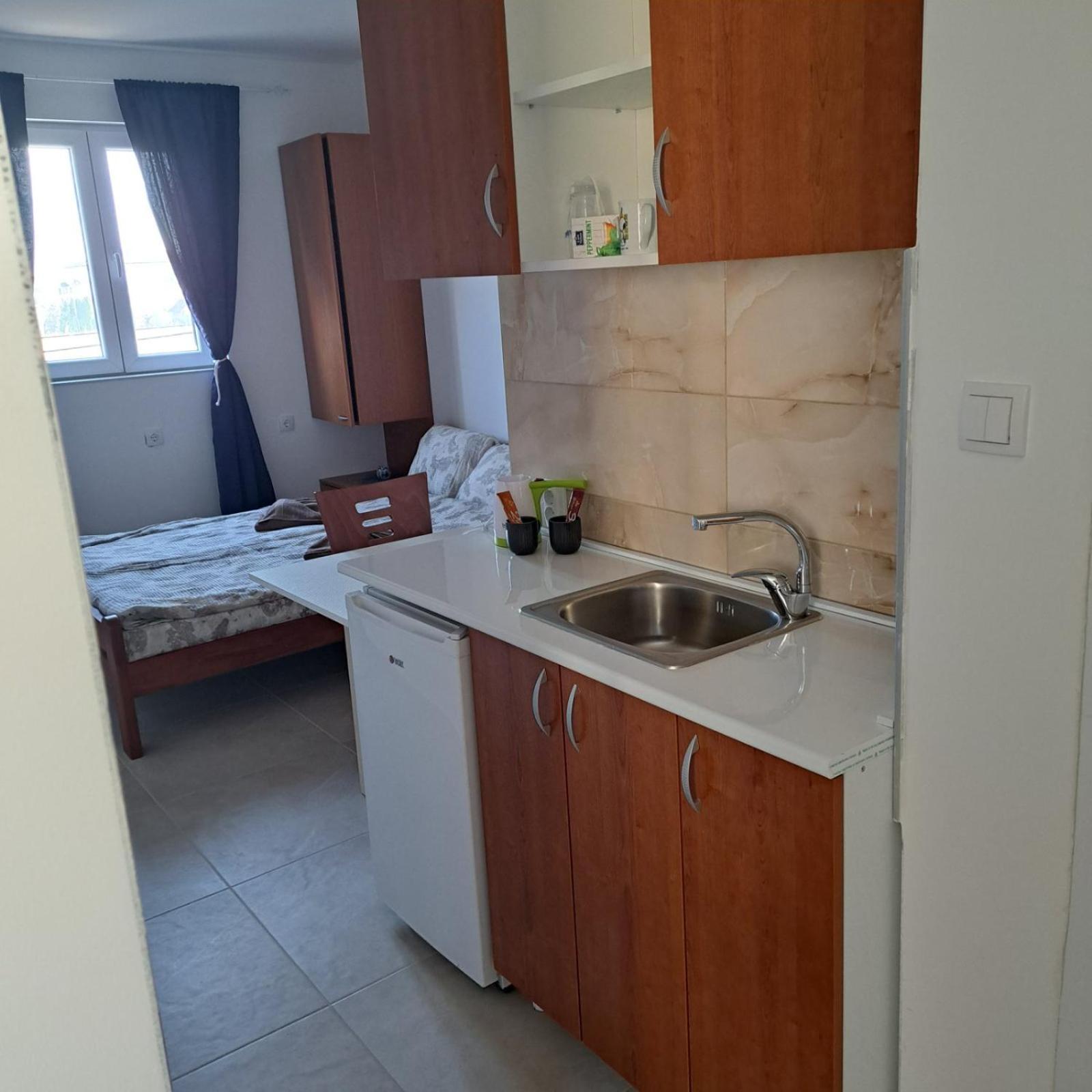 Libero Apartmani Surčin Rum bild