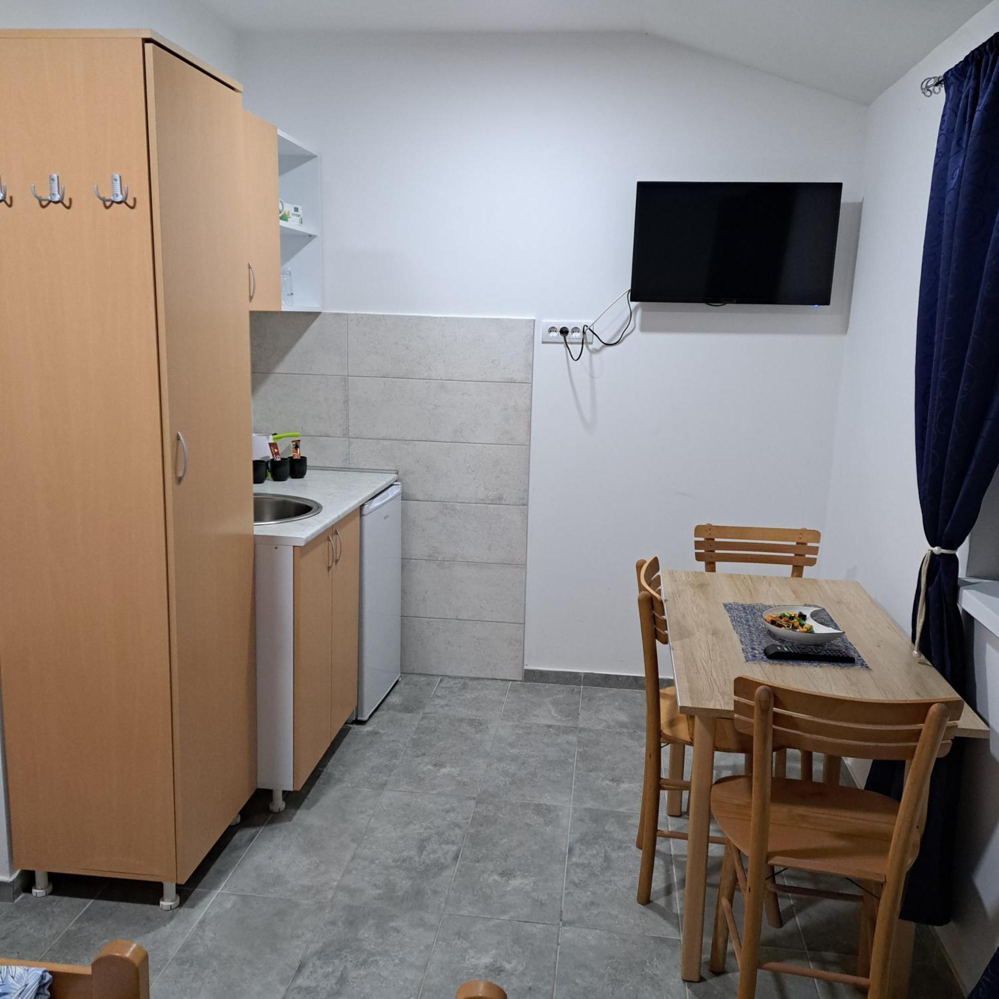 Libero Apartmani Surčin Exteriör bild