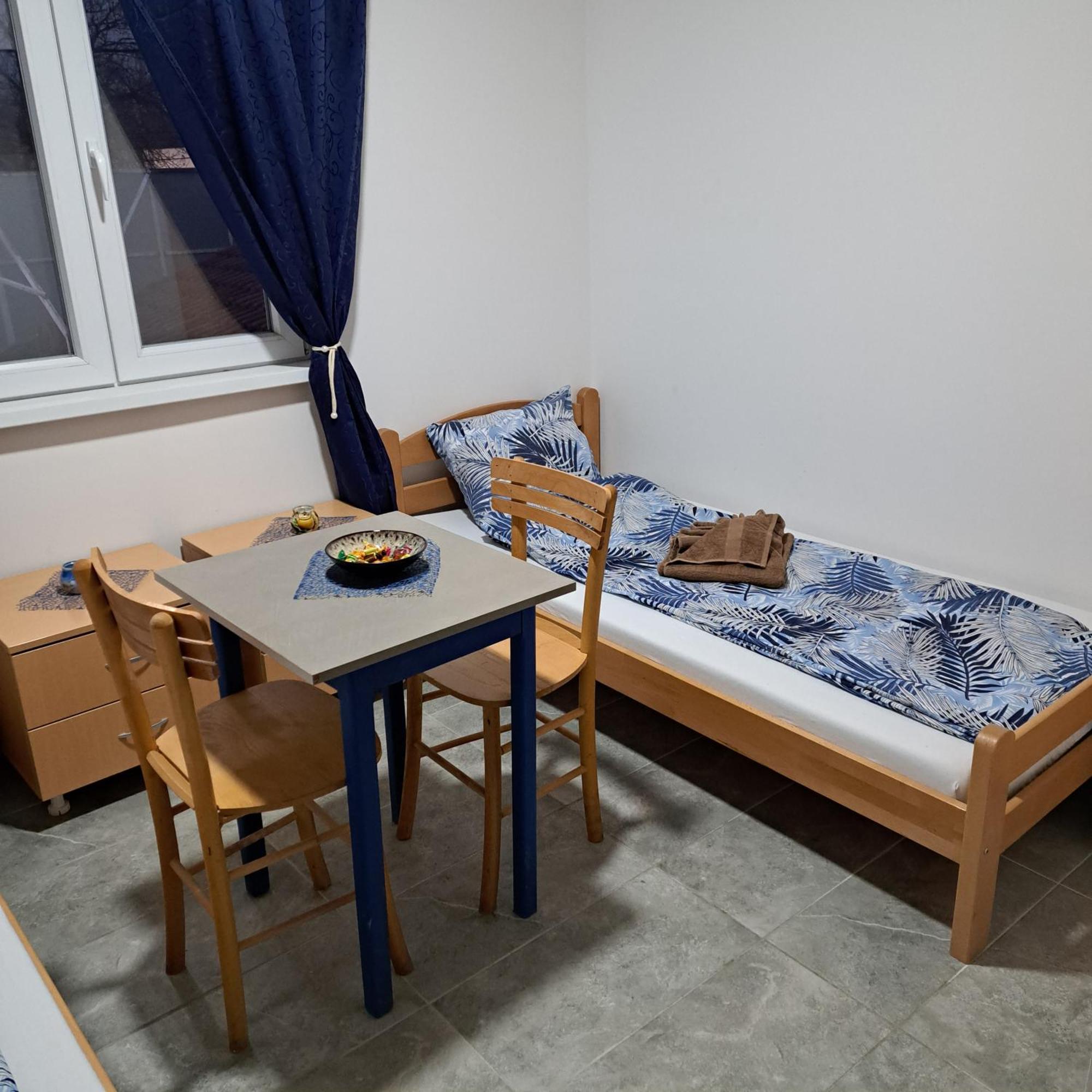 Libero Apartmani Surčin Exteriör bild