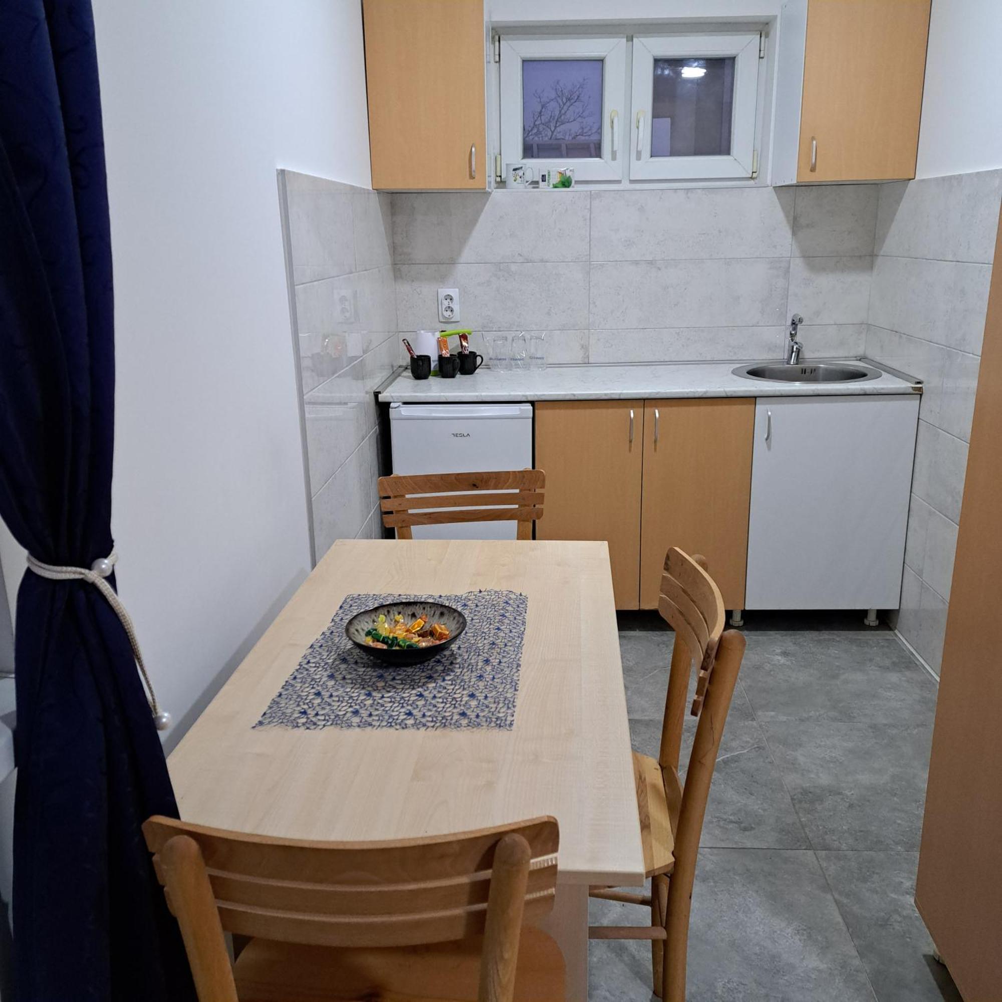 Libero Apartmani Surčin Exteriör bild
