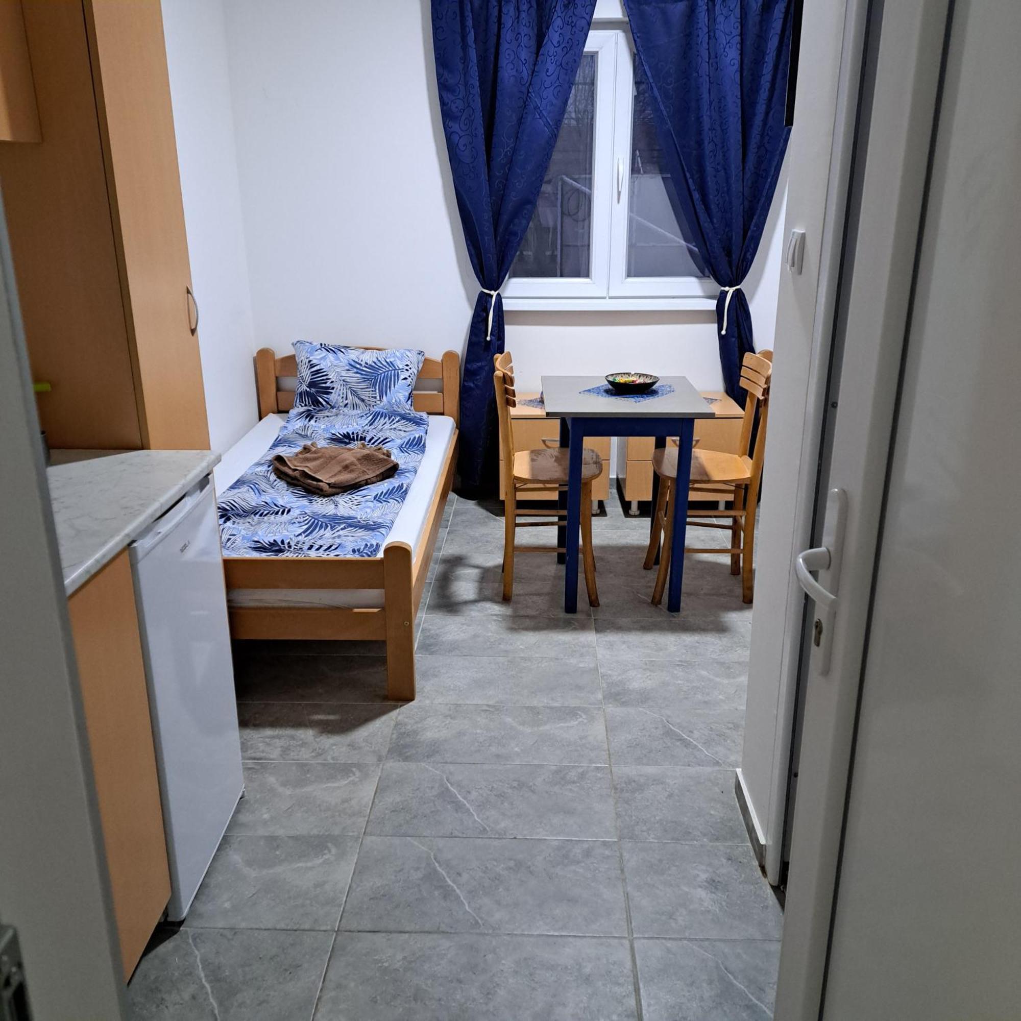 Libero Apartmani Surčin Exteriör bild