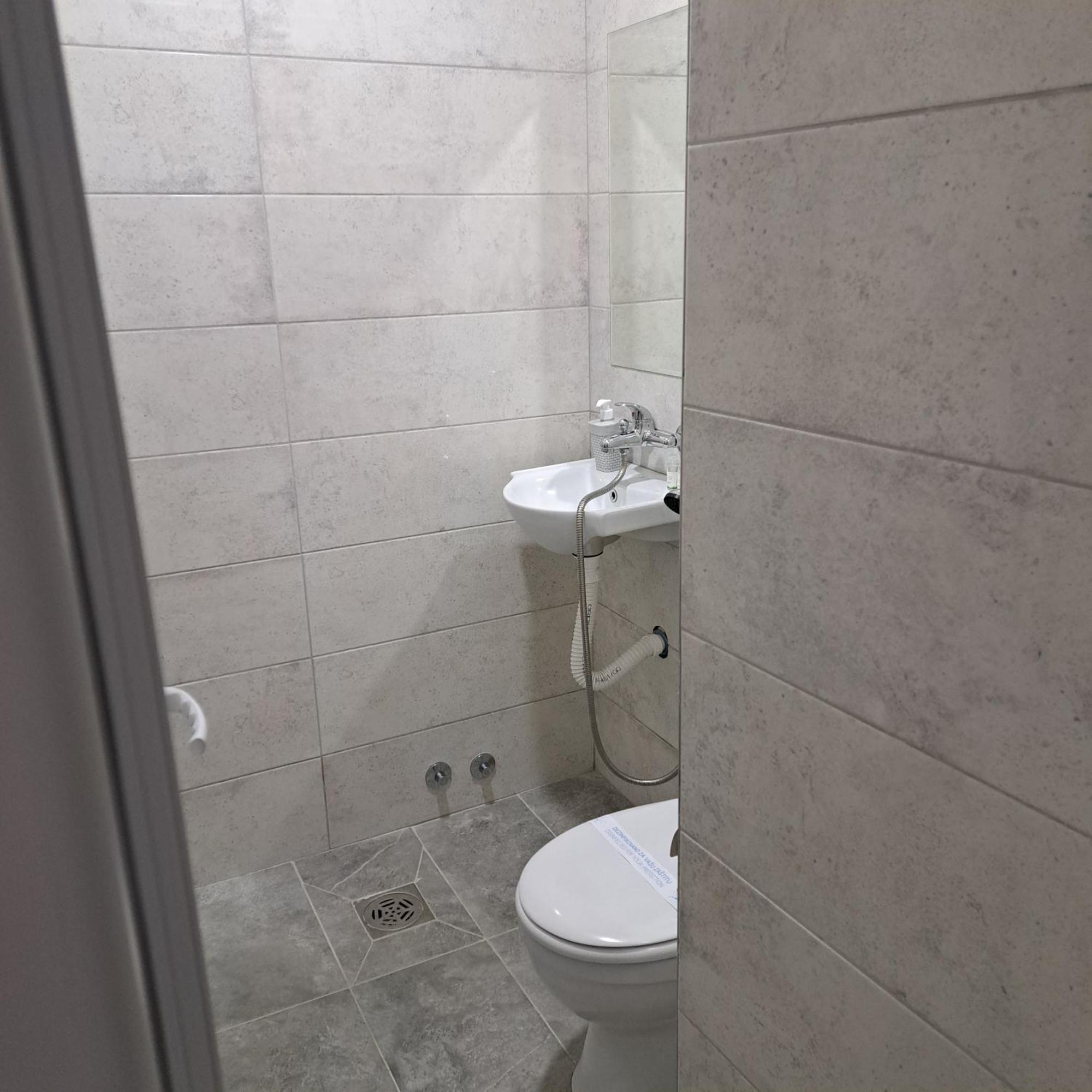 Libero Apartmani Surčin Exteriör bild