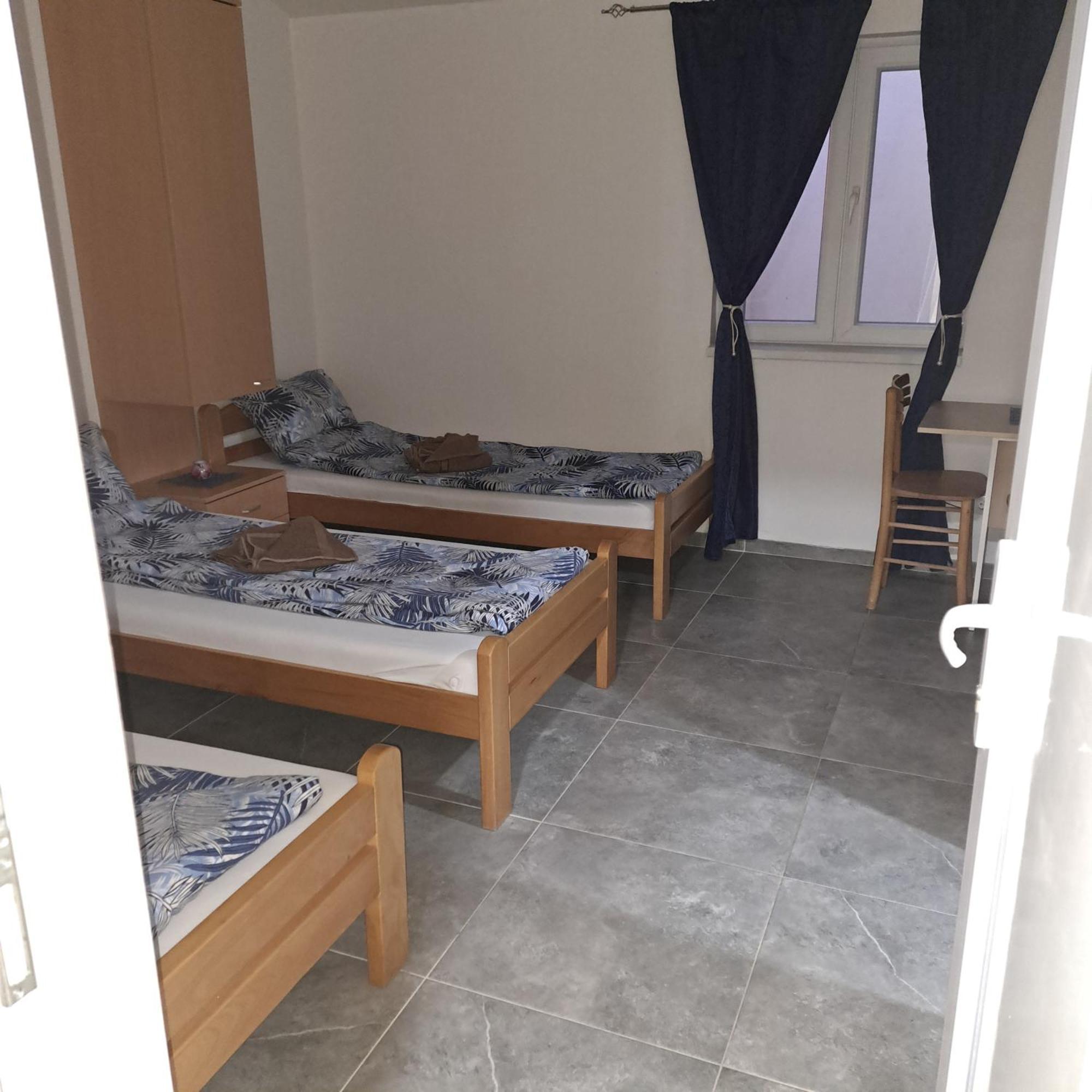 Libero Apartmani Surčin Exteriör bild